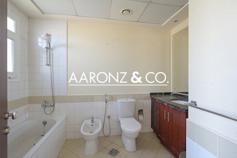 Vila u Arabian Ranches, Dubai, UAE 2 spavaćih soba, 208 m2 Br. 670574 - fotografija 17