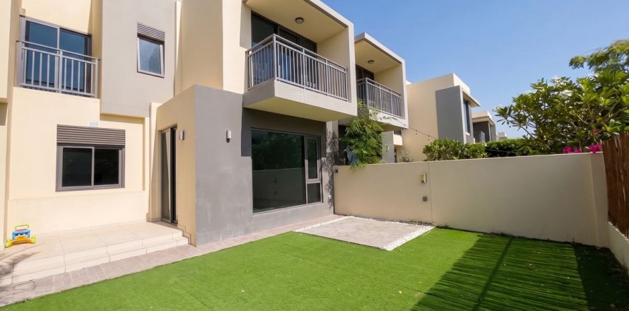 Városi lakóépület itt: Dubai Hills Estate, EAE, 3 hálószoba, 194.9 m², azonosító: 713547