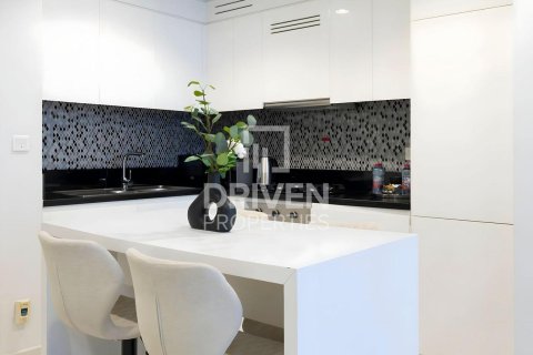 Huoneisto Business Bay, Dubai, Arabiemiraatit 2 makuuhuonetta, 75.72 m2 № 746923 - kuva 9