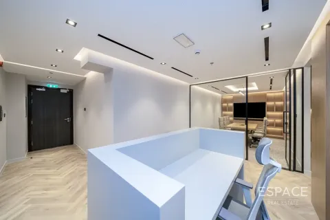 Biuro na sprzedaż w Jumeirah Lake Towers, Dubai, ZEA 117 mkw., nr 661114 - zdjęcie 14