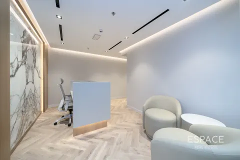 Biuro na sprzedaż w Jumeirah Lake Towers, Dubai, ZEA 117 mkw., nr 661114 - zdjęcie 11