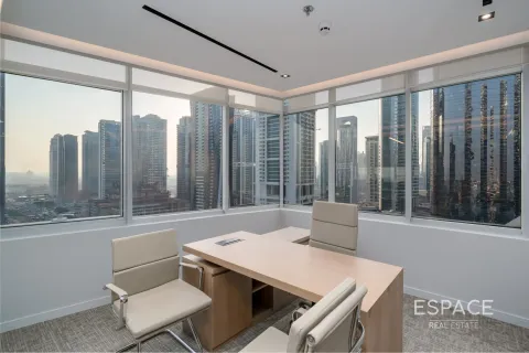 Biuro na sprzedaż w Jumeirah Lake Towers, Dubai, ZEA 117 mkw., nr 661114 - zdjęcie 13