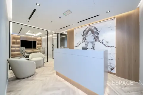 Biuro na sprzedaż w Jumeirah Lake Towers, Dubai, ZEA 117 mkw., nr 661114 - zdjęcie 1