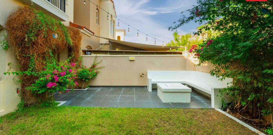 Rekkehus i Dubai, Emiratene 3 soverom, 190.3 kvm nr. 647931