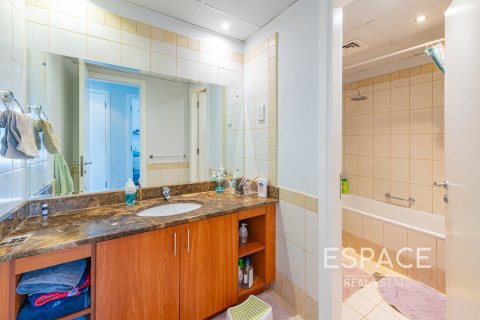 Villa in The Springs, Dubai, UAE 3 bedrooms, 228 sq.m. № 649851 - photo 14