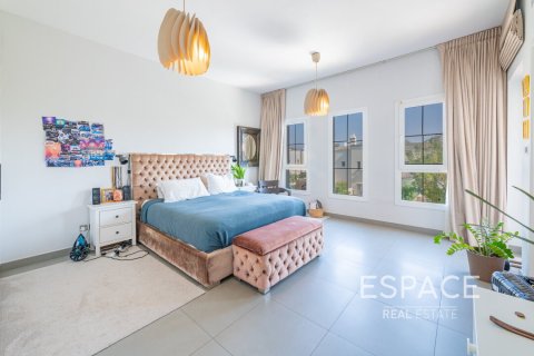 Villa in The Springs, Dubai, UAE 3 bedrooms, 228 sq.m. № 649851 - photo 10