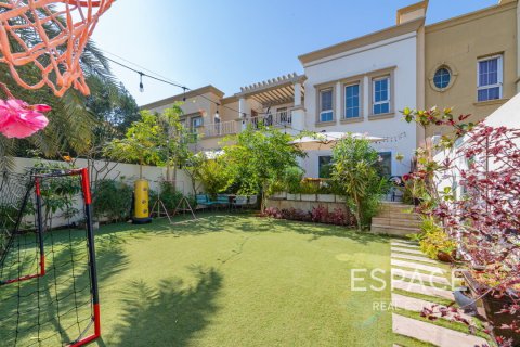 Villa in The Springs, Dubai, UAE 3 bedrooms, 228 sq.m. № 649851 - photo 1
