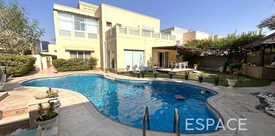 ویلا در Meadows، Dubai ، امارات متحده عربی 5 خوابه ، 391 متر مربع.  شماره 649854