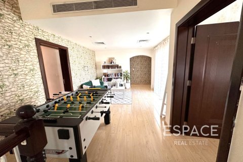 ویلا برای فروش در  Meadows، Dubai، امارات متحده عربی  5 خوابه ، 391 متر مربع ، شماره 649854 - تصویر 9