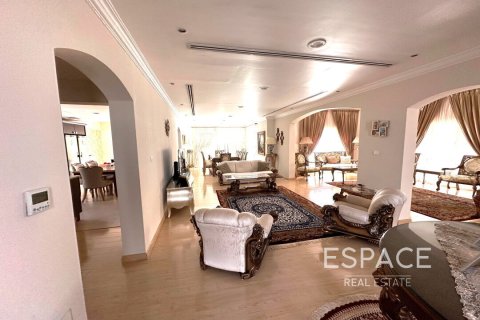 ویلا برای فروش در  Meadows، Dubai، امارات متحده عربی  5 خوابه ، 391 متر مربع ، شماره 649854 - تصویر 3