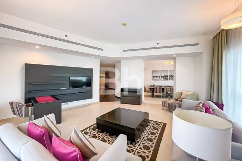 Apar-hotel de închiriat în Al Barsha, Dubai, EAU 4 dormitoare, 222 mp.  №643467 - poză 3
