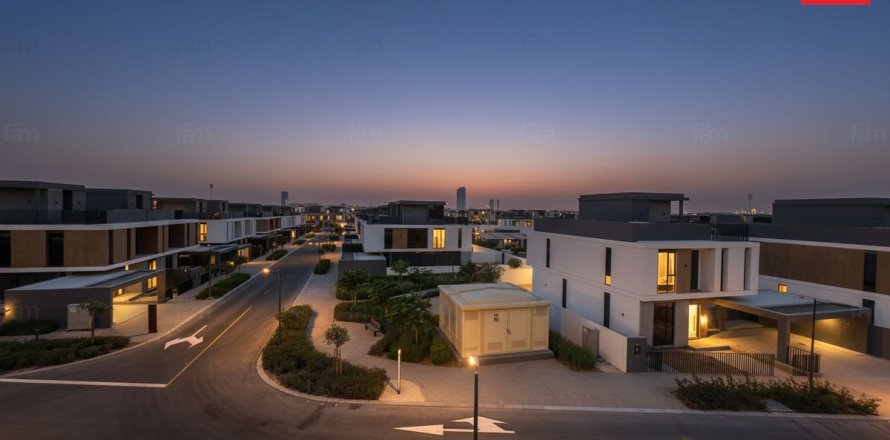 Villa i Dubai, UAE 4 sovrum, 302.3 kvm Nr. 668696