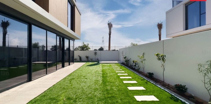 Vila u Dubai, UAE 302.3 m2, 4 spavaćih soba Br. 668696