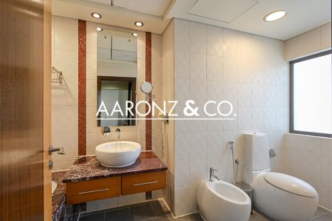 Снять в аренду квартиру в Джумейра Бич Резиденс, Дубай, ОАЭ 2 спальни, 136м2, № 670772 - фото 11