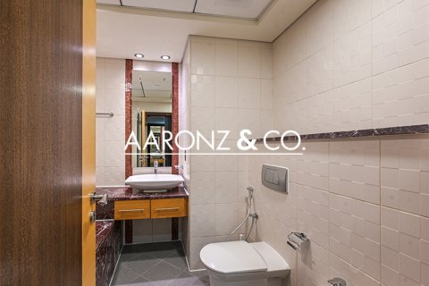 Снять в аренду квартиру в Джумейра Бич Резиденс, Дубай, ОАЭ 2 спальни, 136м2, № 670772 - фото 12