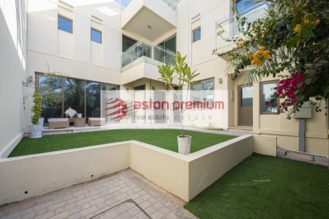 Villa The Sustainable City, Dubaijā, AAE 3 istabas, 316 m2 Nr. 719261 - attēls 1