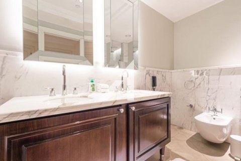 Apartment in Downtown Dubai (Downtown Burj Dubai), UAE 2 bedrooms, 118 sq.m. № 688132 - photo 9