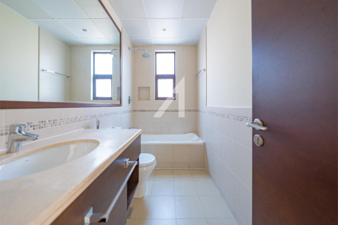 Villa para arrendamento em Dubai, EAU 3 quartos, 285 m2 № 688133 - foto 13