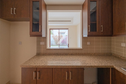 Villa para arrendamento em Dubai, EAU 3 quartos, 285 m2 № 688133 - foto 9