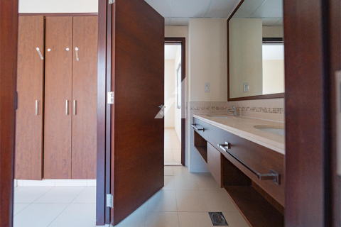 Villa para arrendamento em Dubai, EAU 3 quartos, 285 m2 № 688133 - foto 12