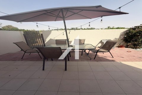 Villa para arrendamento em Dubai, EAU 3 quartos, 285 m2 № 688133 - foto 17