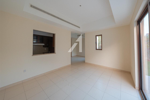 Villa para arrendamento em Dubai, EAU 3 quartos, 285 m2 № 688133 - foto 7
