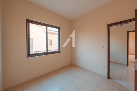 Villa para arrendamento em Dubai, EAU 3 quartos, 285 m2 № 688133 - foto 3