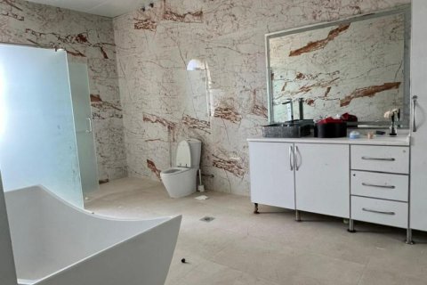 Villa à vendre à  Seih Al Uraibi, Ras Al Khaimah, EAU 6 chambres, 1394 m2 № 735072 - photo 12