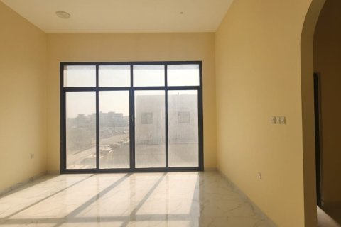 Villa in vendita a Al Qusaidat, Ras Al Khaimah, EAU 6 camere da letto, 929 mq. № 735071 - foto 2