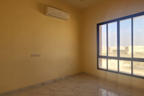 Villa in vendita a Al Qusaidat, Ras Al Khaimah, EAU 6 camere da letto, 929 mq. № 735071 - foto 3