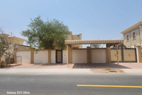 Villa te koop in Ras Al Khaimah, VAE 2 slaapkamers, 650 vr.m., nr 735073 - foto 1