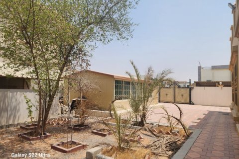 Villa te koop in Ras Al Khaimah, VAE 2 slaapkamers, 650 vr.m., nr 735073 - foto 4