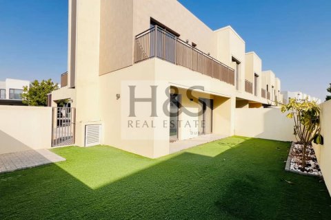 Radový dom v Dubai South (Dubai World Central), SAE 4 spálne, 290 m2 č. 642277 - Fotografia 1