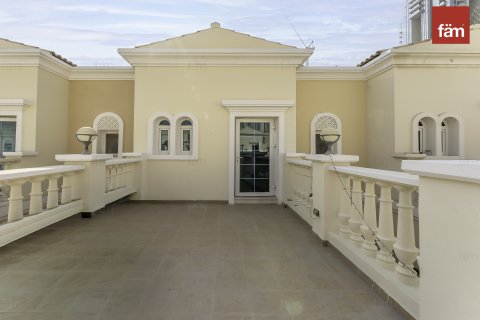 Townhouse in Dubai, UAE 2 bedrooms, 180 sq.m. № 647961 - photo 12