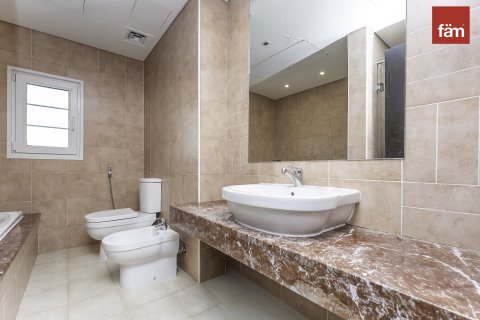 Townhouse in Dubai, UAE 2 bedrooms, 180 sq.m. № 647961 - photo 13
