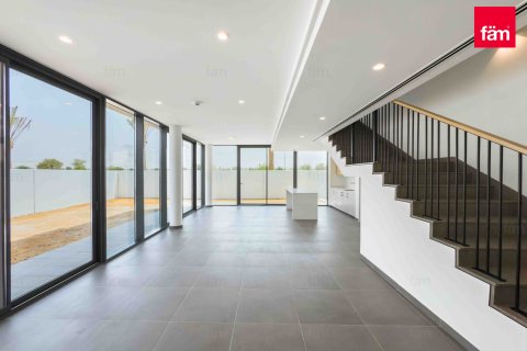 Villa para arrendamento em Dubai, EAU 4 quartos, 301.8 m2 № 647856 - foto 1