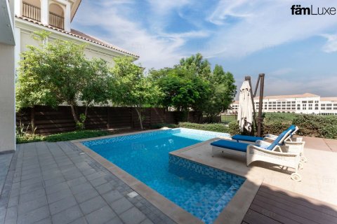Villa itt: Dubai, EAE, 4 hálószoba, 792.5 m², azonosító: 647960 - fénykép 2