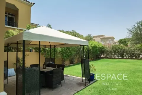 Vilă de închiriat în Arabian Ranches, Dubai, EAU 3 dormitoare, 206 mp.  №738213 - poză 1