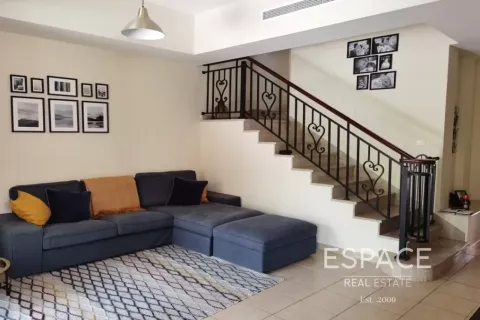Vilă de închiriat în Arabian Ranches, Dubai, EAU 3 dormitoare, 206 mp.  №738213 - poză 2