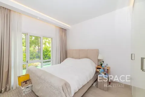 Vilă de închiriat în Meadows, Dubai, EAU 6 dormitoare, 505 mp.  №738210 - poză 14