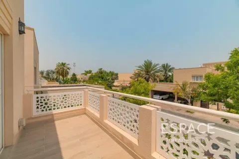 Vilă de închiriat în Meadows, Dubai, EAU 6 dormitoare, 505 mp.  №738210 - poză 16