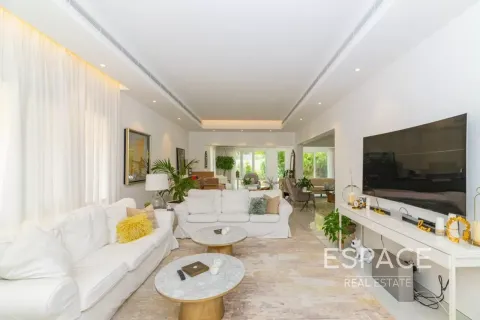 Vilă de închiriat în Meadows, Dubai, EAU 6 dormitoare, 505 mp.  №738210 - poză 3