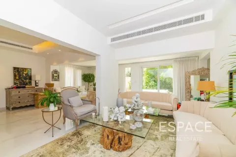 Vilă de închiriat în Meadows, Dubai, EAU 6 dormitoare, 505 mp.  №738210 - poză 5