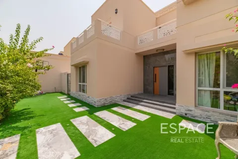 Vilă de închiriat în Meadows, Dubai, EAU 6 dormitoare, 505 mp.  №738210 - poză 18