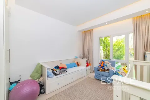 Vilă de închiriat în Meadows, Dubai, EAU 6 dormitoare, 505 mp.  №738210 - poză 15