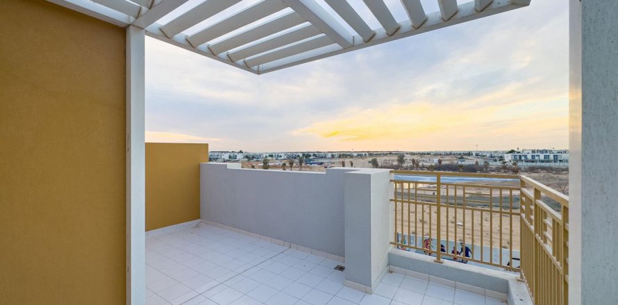 Dubai、UAEにあるタウンハウス 3ベッドルーム、112.2 m2 No709868