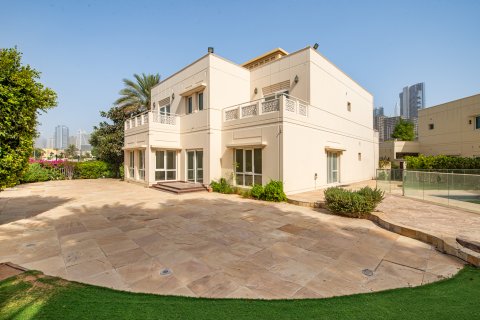 Villa in Meadows, Dubai, UAE 6 bedrooms, 987.74 sq.m. № 749872