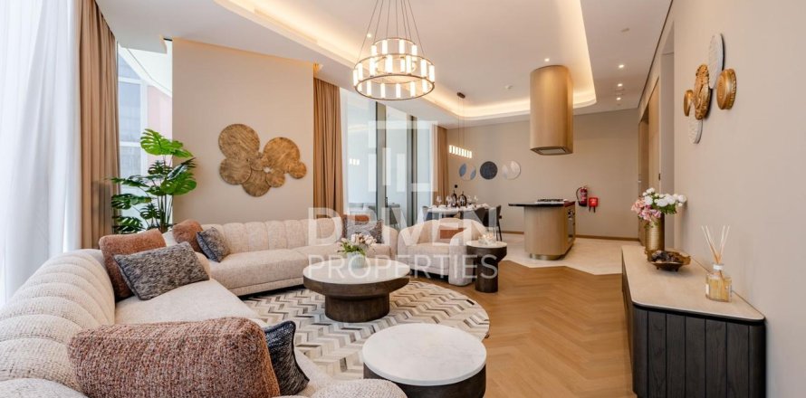 Leilighet i Business Bay, Dubai, Emiratene 2 soverom, 196.3 kvm nr. 743369