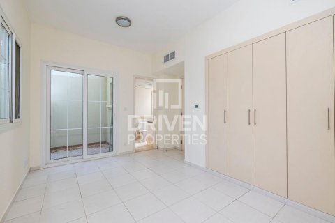 Villa in The Springs, Dubai, UAE 2 bedrooms, 167 sq.m. № 682944 - photo 9