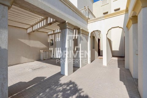 Villa in The Springs, Dubai, UAE 2 bedrooms, 167 sq.m. № 682944 - photo 19